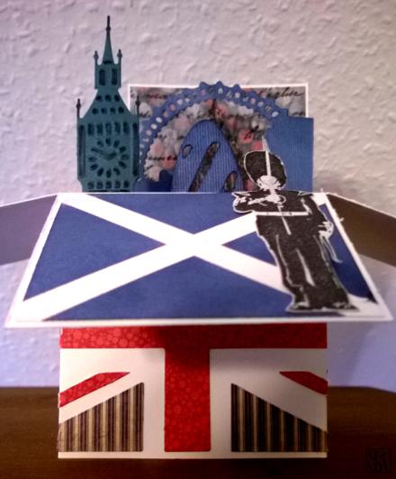 april flags - blick von unten